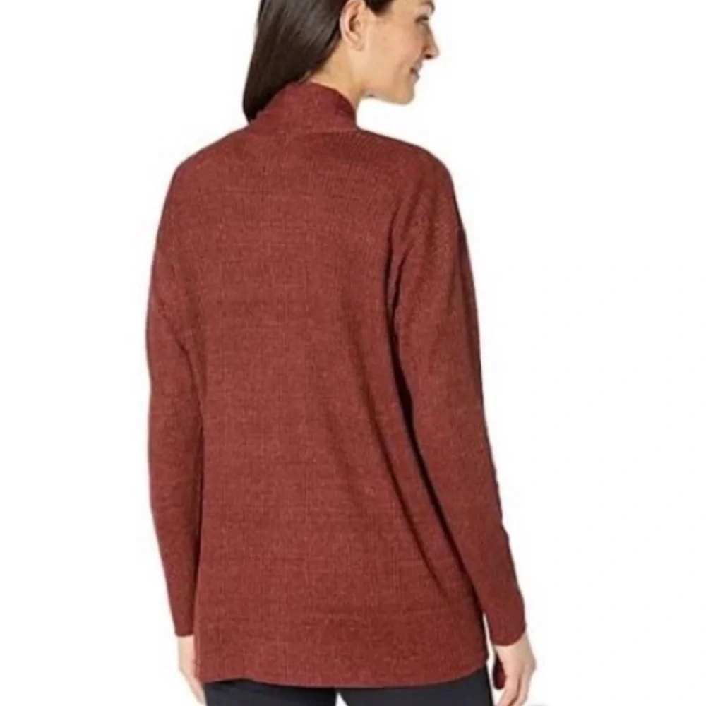 Eileen Fisher 100% organic linen light weight pocket cardigan. - Picture 2 of 5